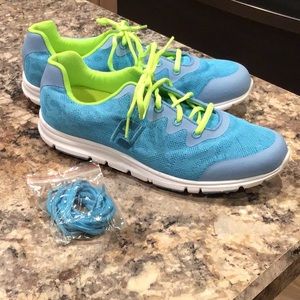 Golf shoes